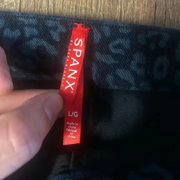 SPANX Cheetah/Leopard Print Tummy Control Shape Wear Legging/Pants Size Large - Picture 4 of 4